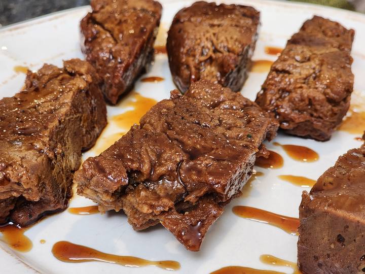 Vegan BBQ Seitan Ribs Thumbnail