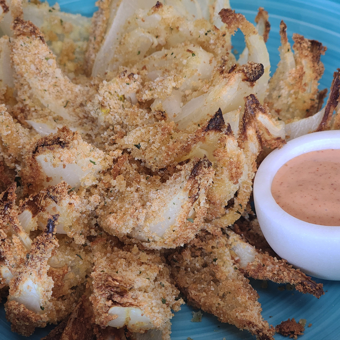 Vegan Bloomin' Onion Thumbnail