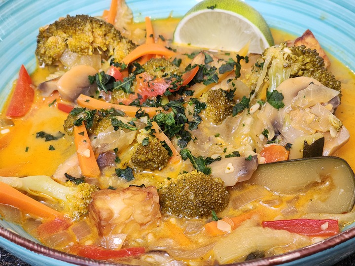 Thai Red Curry Noodle Soup Thumbnail