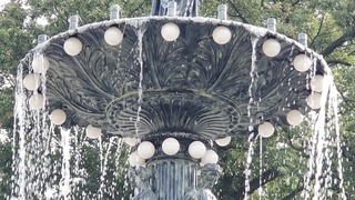 Various photos of the restoration of the fountain