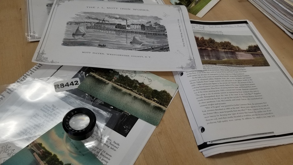Various photos of the restoration of the fountain