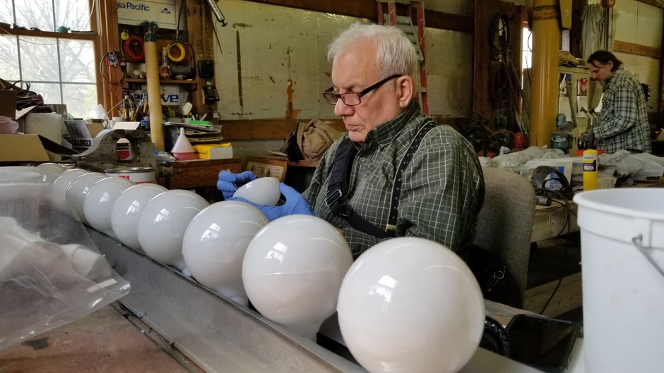 Various photos of the restoration of the fountain