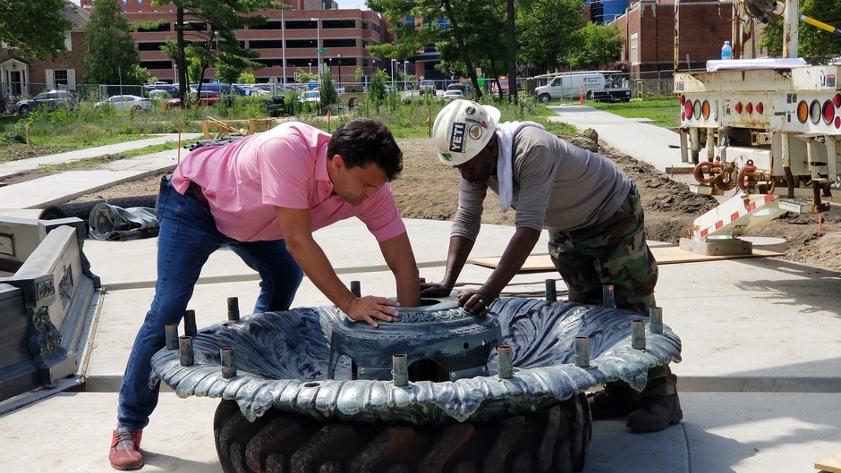 Various photos of the restoration of the fountain