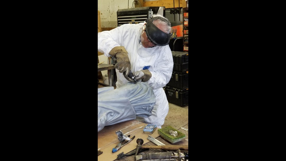Various photos of the restoration of the fountain